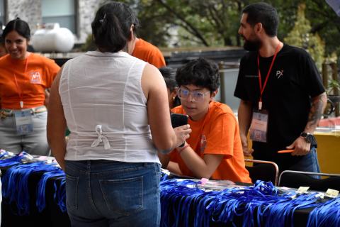 Registro y entrega de gafetes